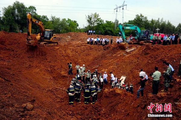 湖北安陸一工地坍塌-1名工人3名消防戰士不幸遇難2