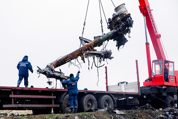 馬航MH17客機殘骸開始裝運3