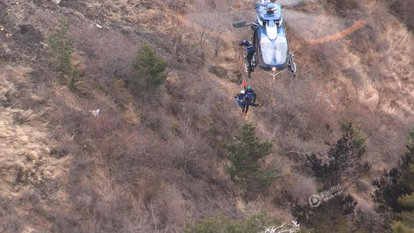 德國客機墜毀現場曝光 殘骸散布范圍達數百米3