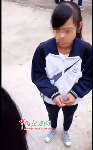 傳江西一女生半分鐘被扇15耳光 穿中學校服2