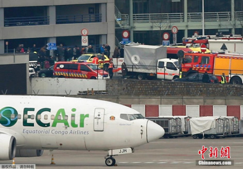 布魯塞爾機場。媒體稱，爆炸發生在機場出發大廳。布魯塞爾機場所有航班因爆炸取消。