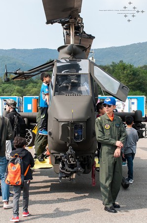 眼鏡蛇武裝直升機(jī)的多管機(jī)炮，