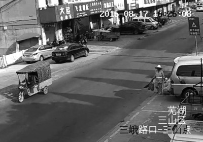 　監控拍到肇事車輛從事發路段遠處經過