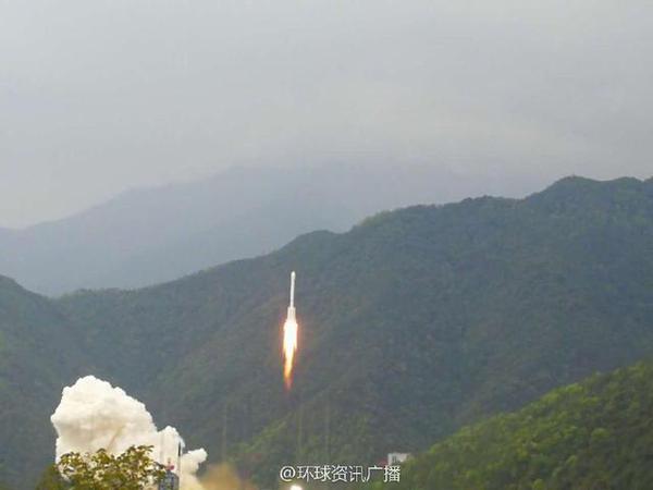 中國發射首顆高通量通信衛星 飛機高鐵WiFi就靠它了