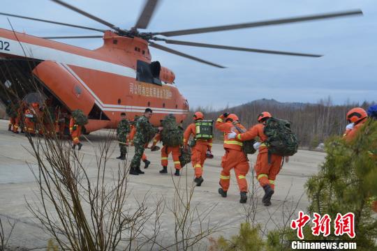 圖為俄過境大火蔓延內蒙古大興安嶺現場 武警內蒙古森林總隊大興安嶺支隊 攝