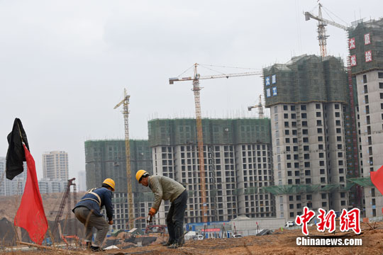 資料圖：民工在一建筑工地作業。<a target='_blank' href='http://www.chinanews.com/'>中新社</a>記者 武俊杰 攝