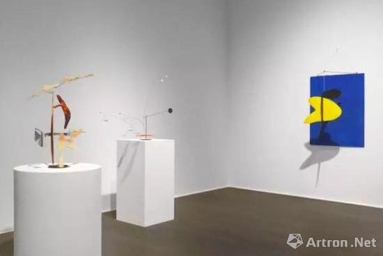 豪瑟沃斯蘇黎世展覽‘亞歷山大·考爾德 / 大衛·史密斯’（Alexander Calder / David Smith）現場圖。? 考爾德基金會，紐約 / 2017 ProLitteris，蘇黎世，大衛·史密斯藝術資產，圖片：大衛·史密斯藝術資產，考爾德基金會，豪瑟沃斯