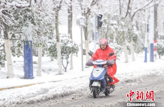 中央氣象臺繼續發布暴雪橙色預警：安徽江蘇局地大暴雪