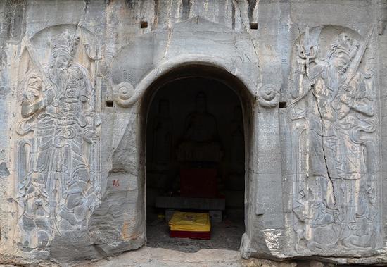 安陽寶山靈泉寺大住圣窟門。