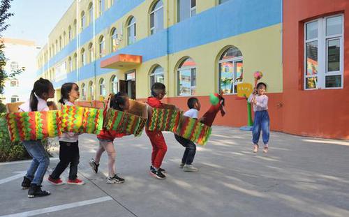 幼兒園小朋友辛辛苦苦做手工 結果同學都是網購的