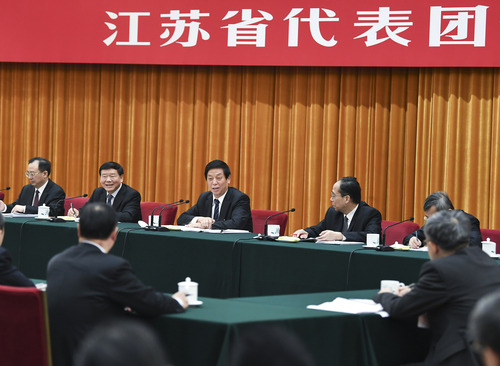 3月10日，中共中央政治局常委、全國人大常委會委員長栗戰書參加十三屆全國人大二次會議江蘇代表團的審議。新華社記者 謝環馳 攝