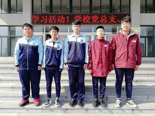 5名少年沖進火場提醒居民逃生 濃煙中救出小女孩