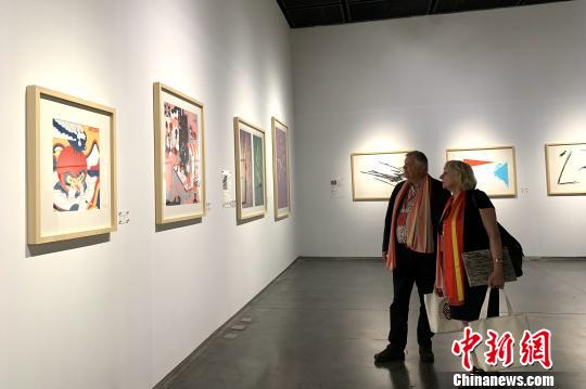 德國觀眾現場參展。　李佩珊 攝