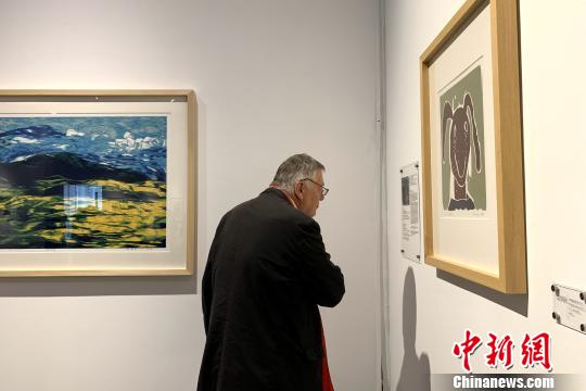 德國觀眾現場參展。　李佩珊 攝